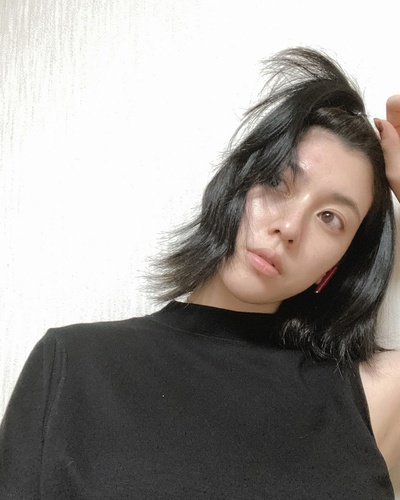 三吉彩花的的INS图片-(2020-05-06 17:10:00)もうすぐ　#amusekireit 始まります♡

どんな服着ようかな

どんなメイクにしようかな

リクエストありますか