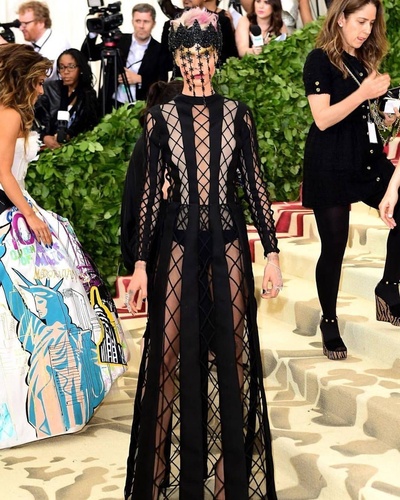 维密模特Cara Delevingne的的INS图片