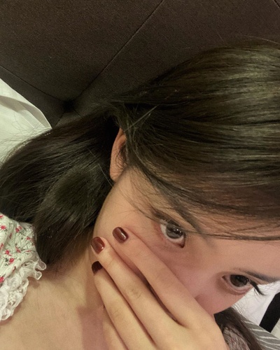 欧阳娜娜的的INS图片