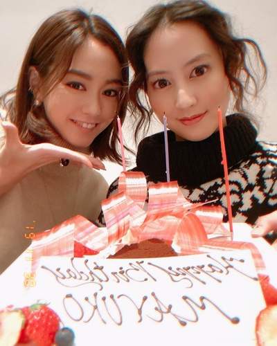 桐谷美玲的的INS图片-(2019-12-01 12:08:09)Happy Birthday MAYUKO❤️❤️❤️
いつもありがとう。これからもよろしく☺️
#みれまゆ
