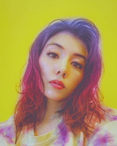 仲里依纱的的INS图片-(2020-05-09 17:21:55).
髪も肌も唇もボロボロだけど
アプリでなんとかなる時代に感謝