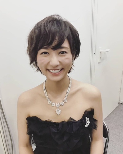 木村文乃的的INS图片-(2019-01-14 12:29:08)***
リクエストに
お答えするシリーズ。

今日でオンエアから
まるっと一年だそうです。
役衣装の上げ忘れ写真が
なかなか無かったので
撮影期間中に
ウーマンオブザ イヤー
に選んで頂いた時の写真と
舞子仕様に髪を切った
その日の写真を。