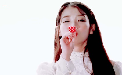 IU 李知恩动图的写真