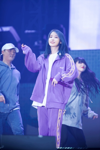 IU 李知恩动图的写真