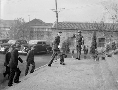 中国老照片(1932-1973)第一辑的摄影作品-照片1824-（1941-11-17）重庆（中国），蒋介石在人民政治委员会第二次全体会议上