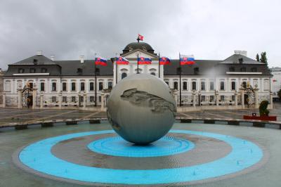 风景图.M203  实景图片 欧美风情 现代城市与古建筑 街道街景 场景绘画参考20斯洛伐克 布拉迪斯拉发的图片