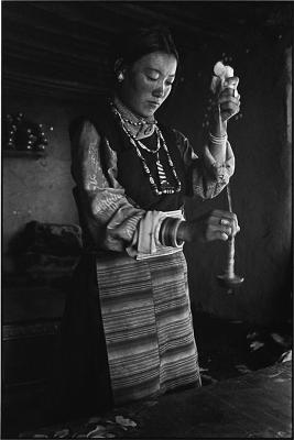 其他.吕楠 中国当代摄影大师作品电子图片素材吕楠三部曲之《四季》110的摄影作品