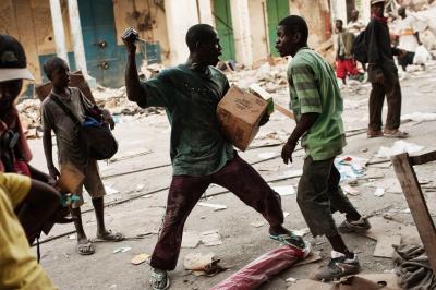 其他.Moises Saman 战争摄影师 摄影电子图片素材Haiti after the Earthquake的摄影作品