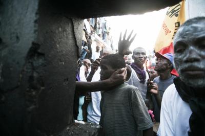 其他.Moises Saman 战争摄影师 摄影电子图片素材Haiti after the Earthquake的摄影作品
