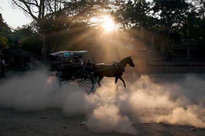其他.史蒂夫·麦凯瑞SteveMcCurry上集HORSES AND HUMANS 21的摄影作品