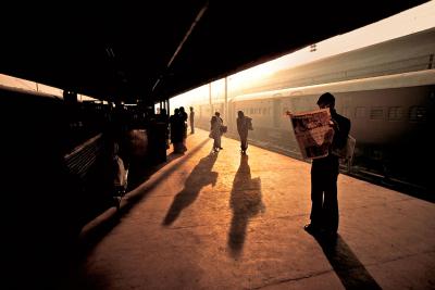 其他.史蒂夫·麦凯瑞SteveMcCurry上集Simple Act of Waiting 15的摄影作品