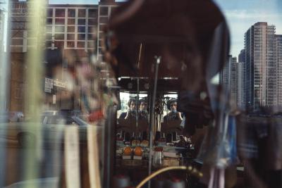 其他.薇薇安·迈尔Vivian Maier 摄影集彩色自拍的摄影作品-VM1976K04621-06-MC