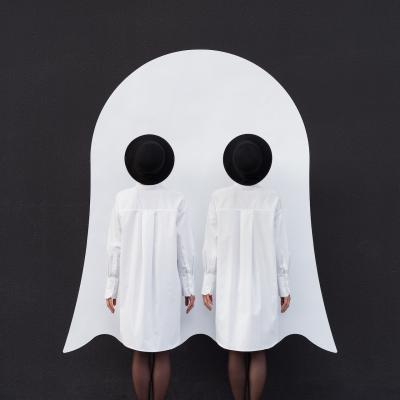 其他.A499-ANNA DEVIS & DANIEL RUEDA.What the Hat series  Anna Devís and Daniel Rueda的摄影作品-8_1696054246065