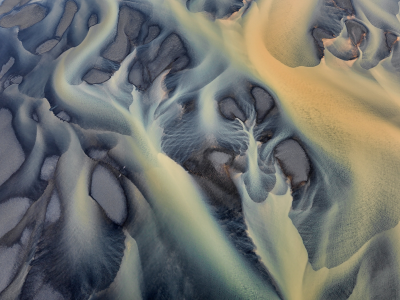 其他.哈苏大师获奖作品集.2008.Hans Strand  汉斯·斯特兰德.个人项目.Iceland_Gallery的摄影作品-6_Gulls+and+River+Delta,+Iceland+2015