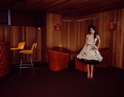 其他.哈苏大师获奖作品集.2008.Julia Fullerton-Batten 朱莉娅·富勒顿-巴顿.个人项目.商业.AMY_WINEHOUSE_ELLE_MAGAZINE的摄影作品-Julia Fullerton-Batten_摄影师陈阳 1