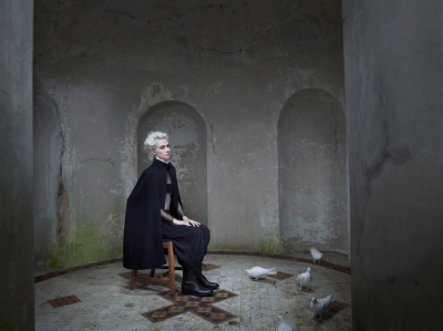 其他.哈苏大师获奖作品集.2008.Julia Fullerton-Batten 朱莉娅·富勒顿-巴顿.个人项目.商业.L’OFFICIEL的摄影作品-17500000642