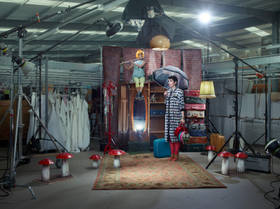 其他.哈苏大师获奖作品集.2008.Julia Fullerton-Batten 朱莉娅·富勒顿-巴顿.个人项目.商业.OXFAM的摄影作品-16800000590