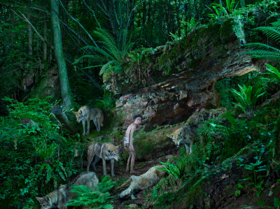 其他.哈苏大师获奖作品集.2008.Julia Fullerton-Batten 朱莉娅·富勒顿-巴顿.个人项目.美术.FERAL_CHILDREN,_2015的摄影作品-13900001048