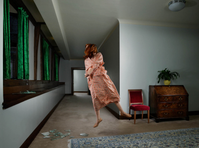 其他.哈苏大师获奖作品集.2008.Julia Fullerton-Batten 朱莉娅·富勒顿-巴顿.个人项目.美术.IN_BETWEEN,_2009_2010的摄影作品-14700000963