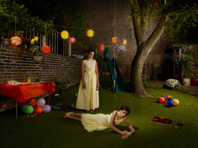 其他.哈苏大师获奖作品集.2008.Julia Fullerton-Batten 朱莉娅·富勒顿-巴顿.个人项目.美术.MOTHERS_AND_DAUGHTERS,_2012的摄影作品-14500000530