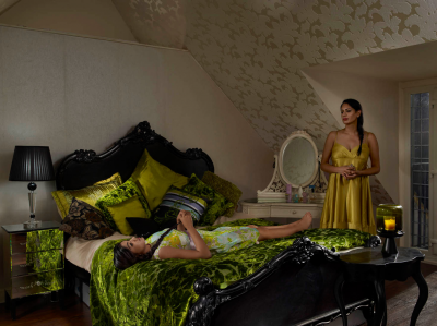 其他.哈苏大师获奖作品集.2008.Julia Fullerton-Batten 朱莉娅·富勒顿-巴顿.个人项目.美术.MOTHERS_AND_DAUGHTERS,_2012的摄影作品-14500001253