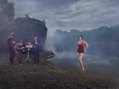 其他.哈苏大师获奖作品集.2008.Julia Fullerton-Batten 朱莉娅·富勒顿-巴顿.个人项目.美术.OLD_FATHER_THAMES,_2018的摄影作品-13600001353