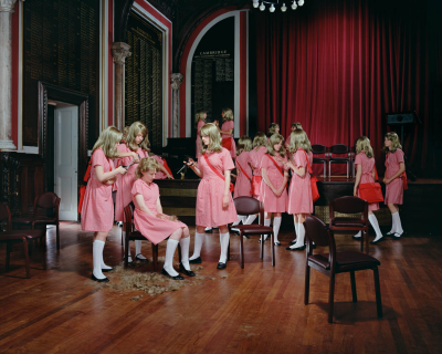 其他.哈苏大师获奖作品集.2008.Julia Fullerton-Batten 朱莉娅·富勒顿-巴顿.个人项目.美术.SCHOOL_PLAY,_2007的摄影作品-摄影大师作品集 3