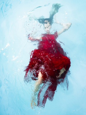 其他.哈苏大师获奖作品集.2010.João Carlos.个人项目.时尚与美容.水下时尚奇幻的摄影作品-outex-pool-shoot-joao-carlos-4k-11
