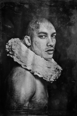其他.哈苏大师获奖作品集.2010.João Carlos.个人项目.时尚与美容.男青年衣领画像的摄影作品-mg_6722-800x1200