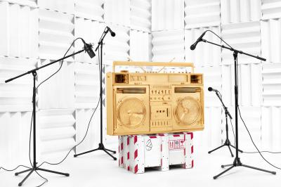 其他.哈苏大师获奖作品集.2010.Lyle Owerko.个人项目.Soundlab 系列的摄影作品-金声BBX.001