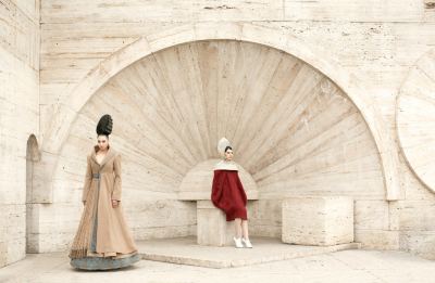其他.哈苏大师获奖作品集.2010.Mark Holthusen.个人项目.个人工作.石榴的颜色的摄影作品-yerevan+fashion15211