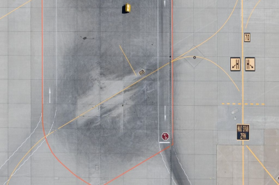 其他.哈苏大师获奖作品集.Stephan Zirwes.个人项目.Airfields_2010的摄影作品-csm_08-web-16_rollfeld-a-_YS9Q3866c_979b0bc8ce