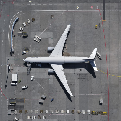 其他.哈苏大师获奖作品集.2010.Stephan Zirwes.个人项目.Airports_2020的摄影作品-csm_09-200423_flughafen-FRA__SFS5647_6d6c44c780