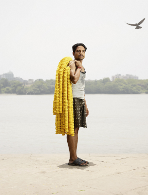 其他.哈苏大师获奖作品集.2012.Ken Hermann.个人项目.Flower_Men的摄影作品-AtulDubey