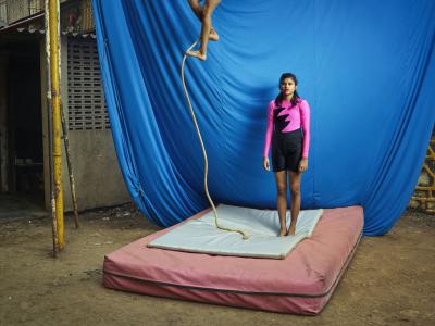 其他.哈苏大师获奖作品集.2012.Ken Hermann.个人项目.MALLAKHAMB的摄影作品-CF055164