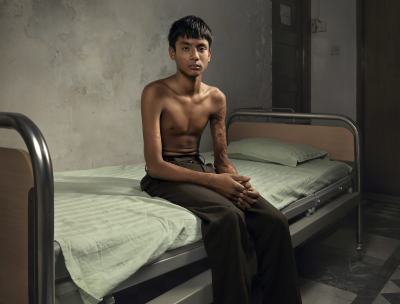 其他.哈苏大师获奖作品集.2012.Ken Hermann.个人项目.幸存者的摄影作品-ShamolBala