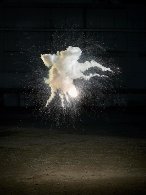其他.哈苏大师获奖作品集.2012.Ken Hermann.个人项目.爆炸的摄影作品-CF001408