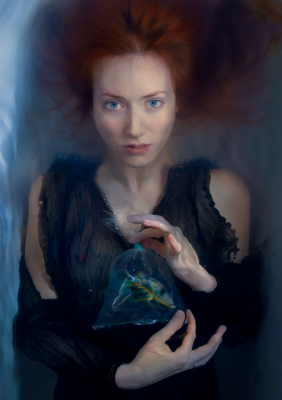 其他.哈苏大师获奖作品集.2021.专家评审团.Katerina Belkina.Not_a_Man_s_World,_2006_–_2009的摄影作品-katerinabelkina-katerina-belkina-mermaid.-sacrifice-2006