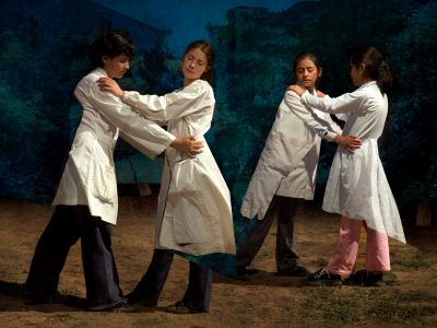 其他.哈苏大师获奖作品集.2021.专家评审团.Nina Gorfer.个人项目.图片.I_Know_Not_These_My_Hands_2011–2017_—_Cooper_Gorfer的摄影作品-ARG+FourChildrenInWhiteCoats_a5