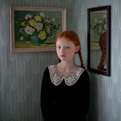 其他.哈苏大师获奖作品集.2021.专家评审团.Tina Signesdottir Hult.The_Workmanshouse_Daughter，2014的摄影作品-workmanshouse_03