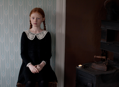 其他.哈苏大师获奖作品集.2021.专家评审团.Tina Signesdottir Hult.The_Workmanshouse_Daughter，2014的摄影作品-workmanshouse_08