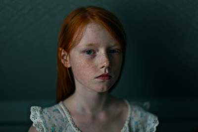 其他.哈苏大师获奖作品集.2021.专家评审团.Tina Signesdottir Hult.绿色房间和我，2012的摄影作品-the_greenroom_and_1_05