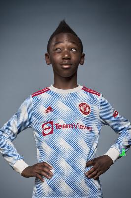 其他.哈苏大师获奖作品集.2021.专家评审团.Tom Oldham.Adidas x Manchester United Youth Squad Goals的摄影作品-摄影大师作品集 12