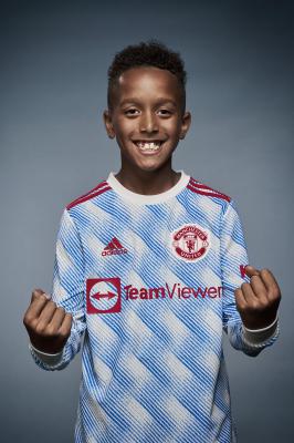 其他.哈苏大师获奖作品集.2021.专家评审团.Tom Oldham.Adidas x Manchester United Youth Squad Goals的摄影作品-摄影大师作品集 3