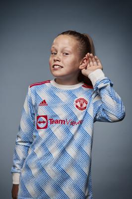 其他.哈苏大师获奖作品集.2021.专家评审团.Tom Oldham.Adidas x Manchester United Youth Squad Goals的摄影作品-摄影大师作品集 9