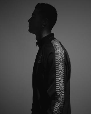 其他.哈苏大师获奖作品集.2021.专家评审团.Tom Oldham.阿迪达斯 x ManUtd x Peter Saville的摄影作品-PS_MUFC_RONALDO[非阿迪达斯]_2_4X5.JPG