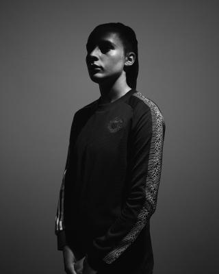 其他.哈苏大师获奖作品集.2021.专家评审团.Tom Oldham.阿迪达斯 x ManUtd x Peter Saville的摄影作品-PS_MUFC_TOONE[非ADIDAS]_1_4X5.JPG