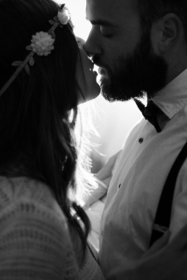 其他.哈苏大师获奖作品集.2021.婚礼.Mati Machner.个人项目.After_Wedding_Shoot_in_the_Dolomites_South_Tyrol,_Italy_的摄影作品-Sch_C3_B6nes-Schwarz-Weiss-Foto-eines-Paares-beim-After-Wedding-Shoot-in-den-Dolomiten