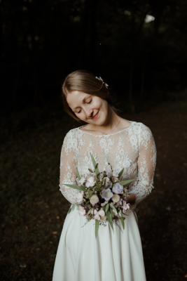 其他.哈苏大师获奖作品集.2021.婚礼.Mati Machner.个人项目.Boho_Outdoor_Wedding_Castle_Park_Laxenburg_的摄影作品-Sch_C3_B6ne-Braut-im-Vintage-Boho-Kleid-und-sch_C3_B6nem-Brautstrau_C3_9F-