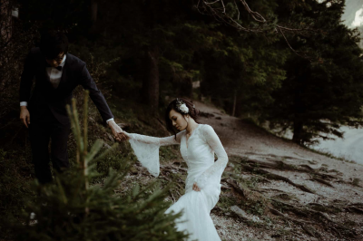 其他.哈苏大师获奖作品集.2021.婚礼.Mati Machner.个人项目.Elopement_at_Green_Lake_Styria,_Austria_的摄影作品-Austrian-Best-Elopement-and-Wedding-Photographer-Green-Lake-Styria